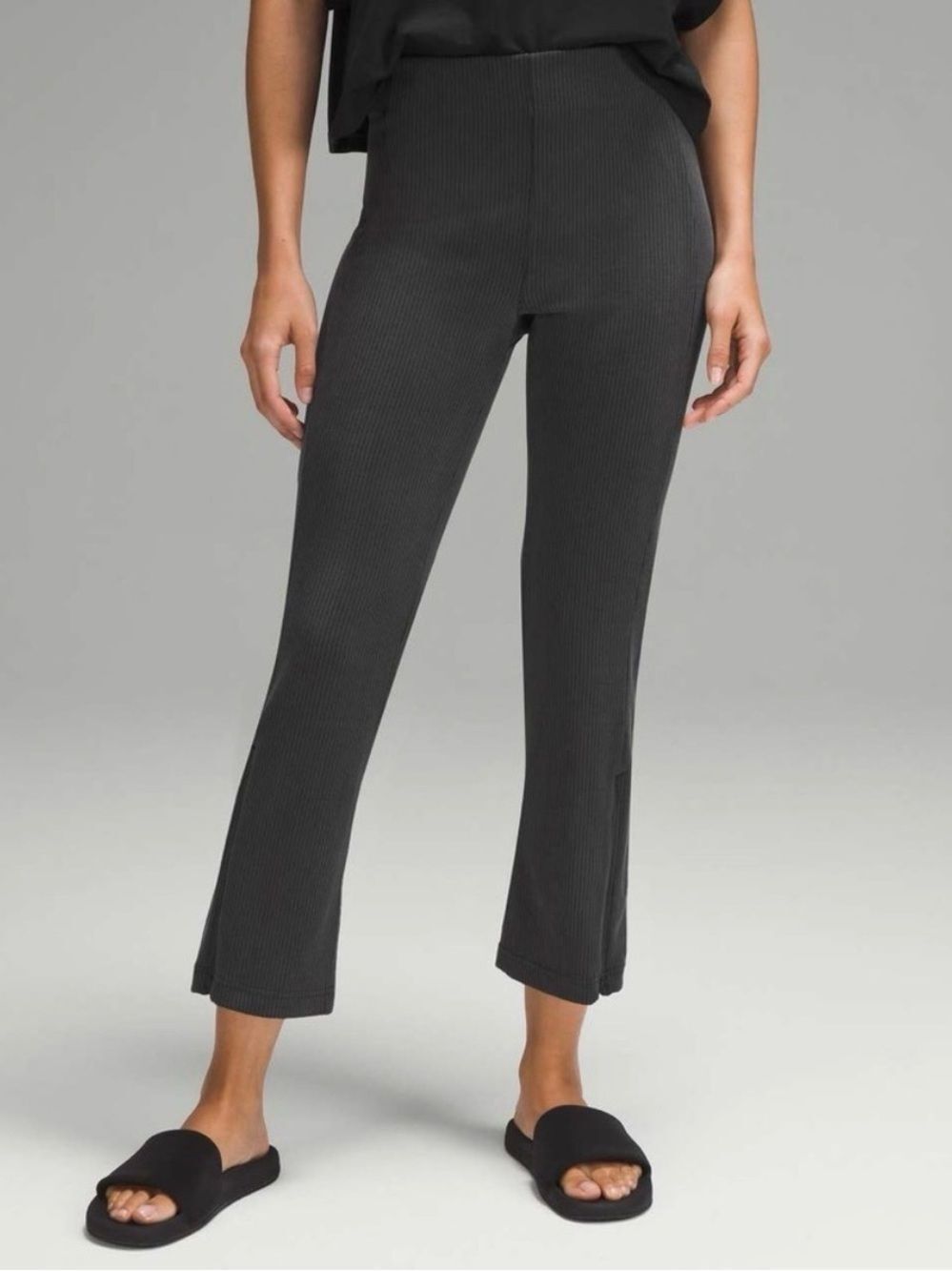 Lululemon Cropped Ribbed Zipper Flare Size 4 Washed Black